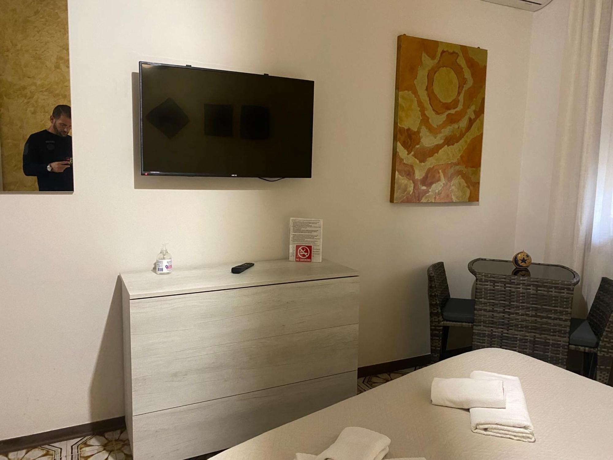 Large Double or Twin Room,1520312341:JPEG